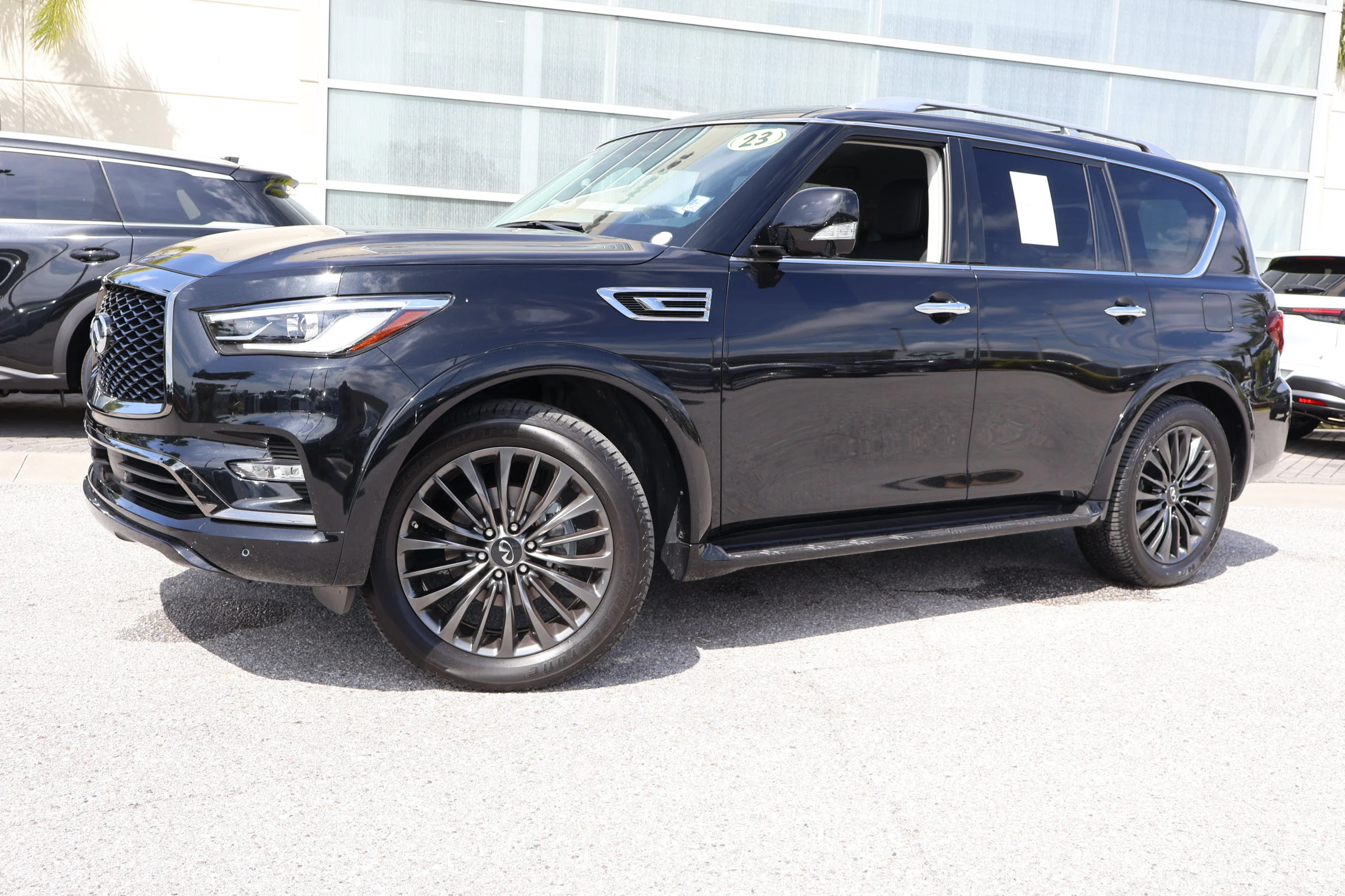 2023 INFINITI QX80