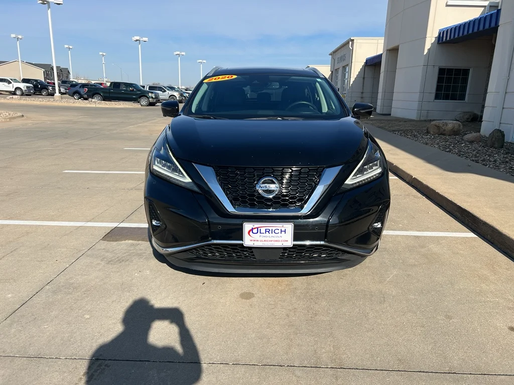 Used 2020 Super Black Metallic Nissan Platinum image 3