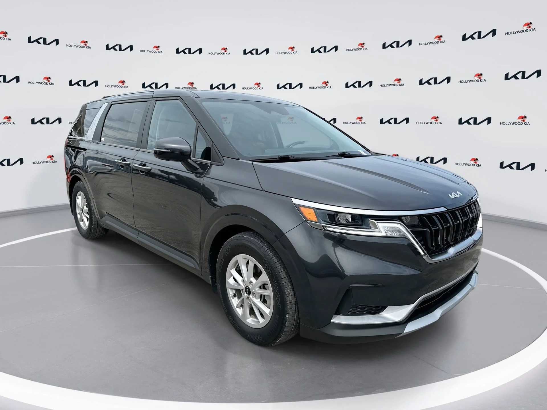2024 Kia Sedona LX Seat Pkg's photo