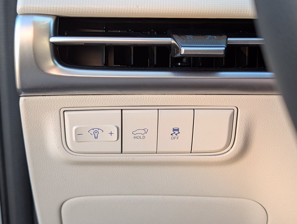 Certified Used 2025 Silver Hyundai SEL image 32
