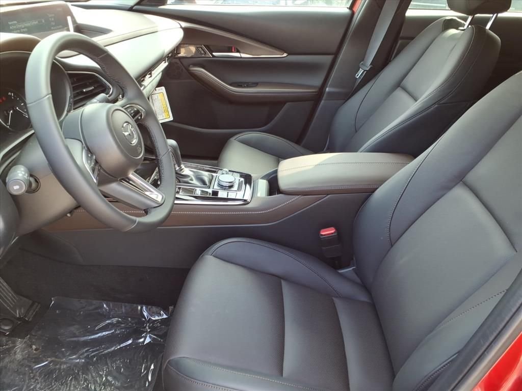 2025 Mazda CX-30 Premium - Photo 13