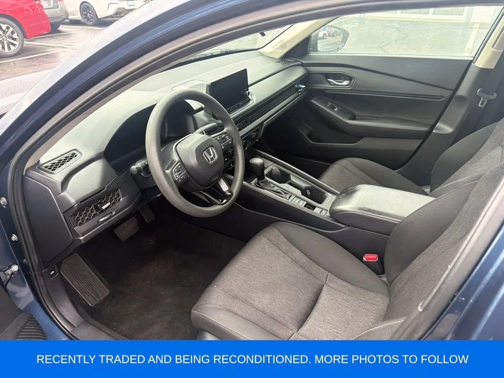 Used 2025  Honda SE image 5