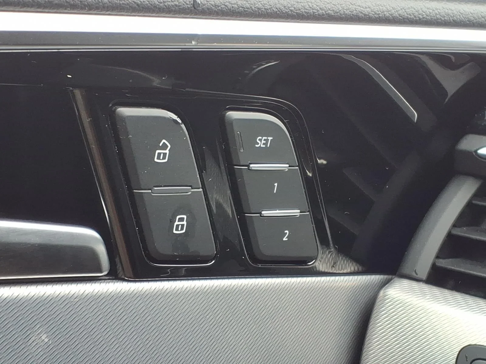 Used 2025  Audi S line Premium image 9