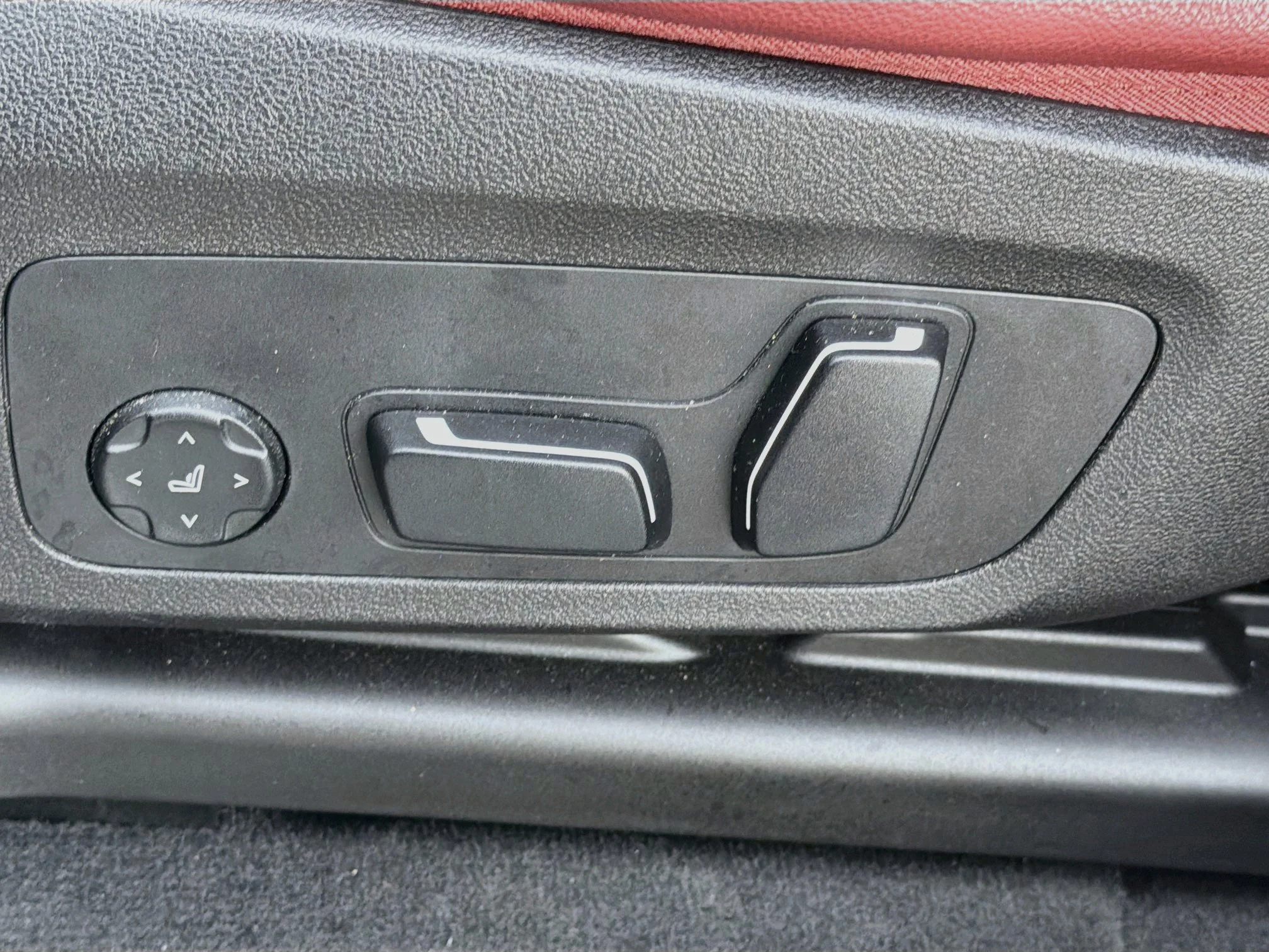 Used 2024 Dark Graphite Metallic BMW xDrive30i image 24