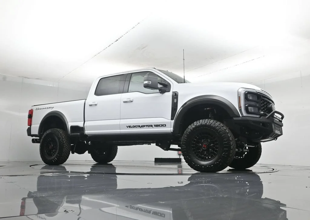New 2026 Oxford White Ford Lariat image 5