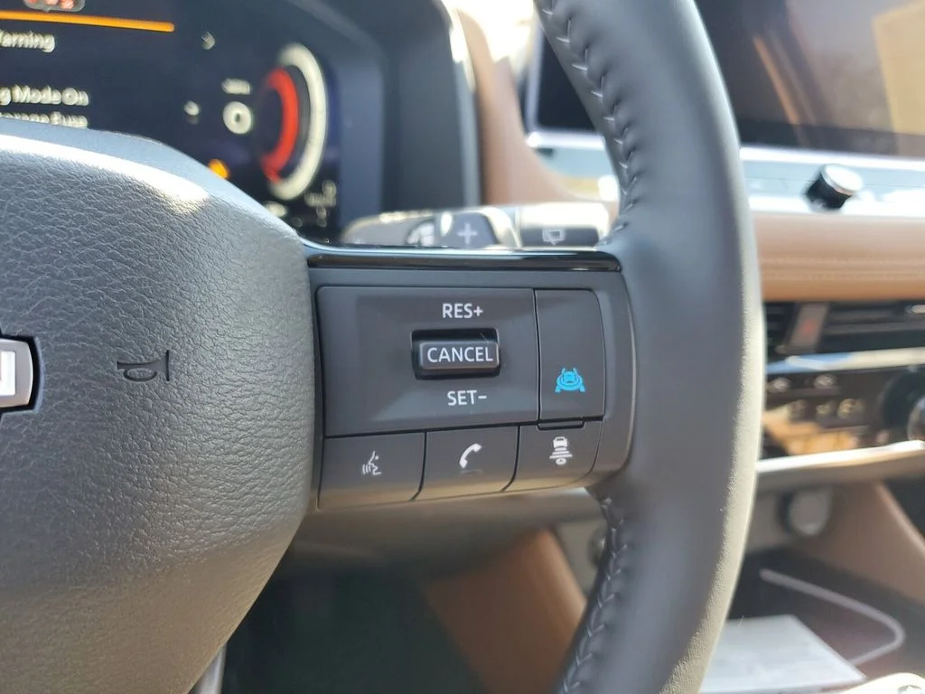 New 2026 Everest White Pearl TriCoat / Super Black Two-tone Nissan Platinum image 14