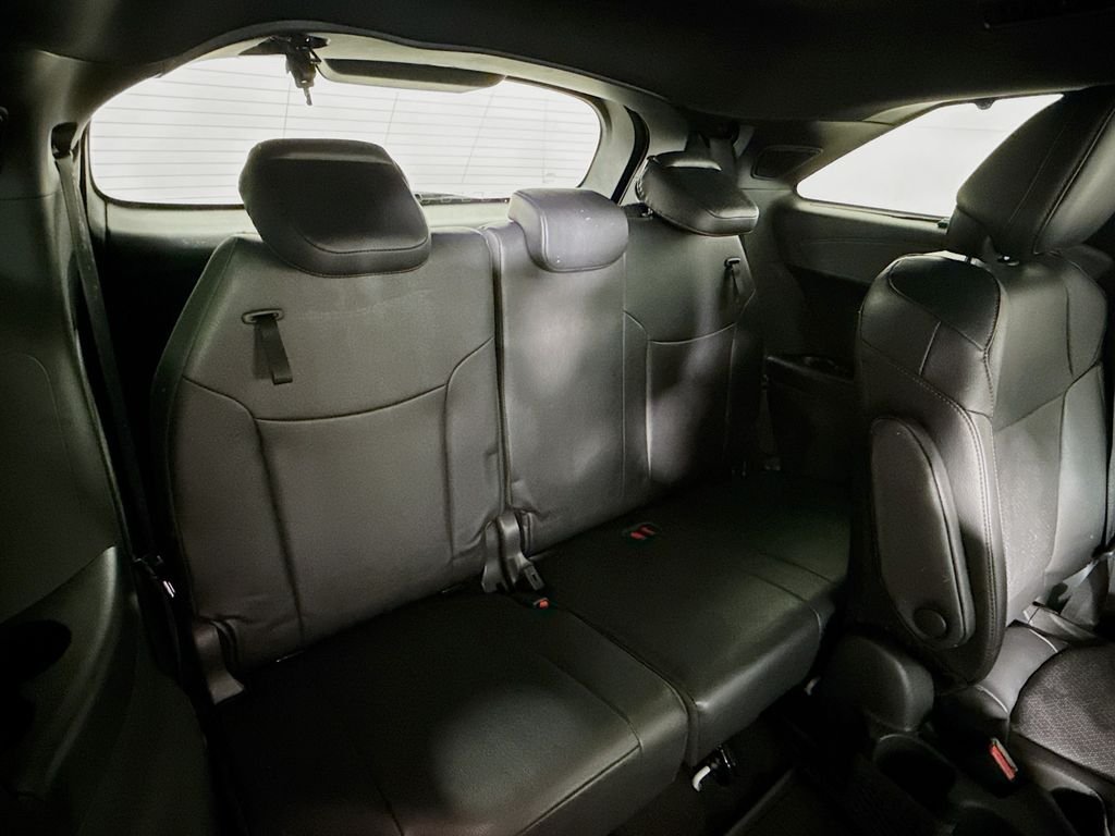 Used 2025 Wind Chill Pearl Toyota Platinum image 29