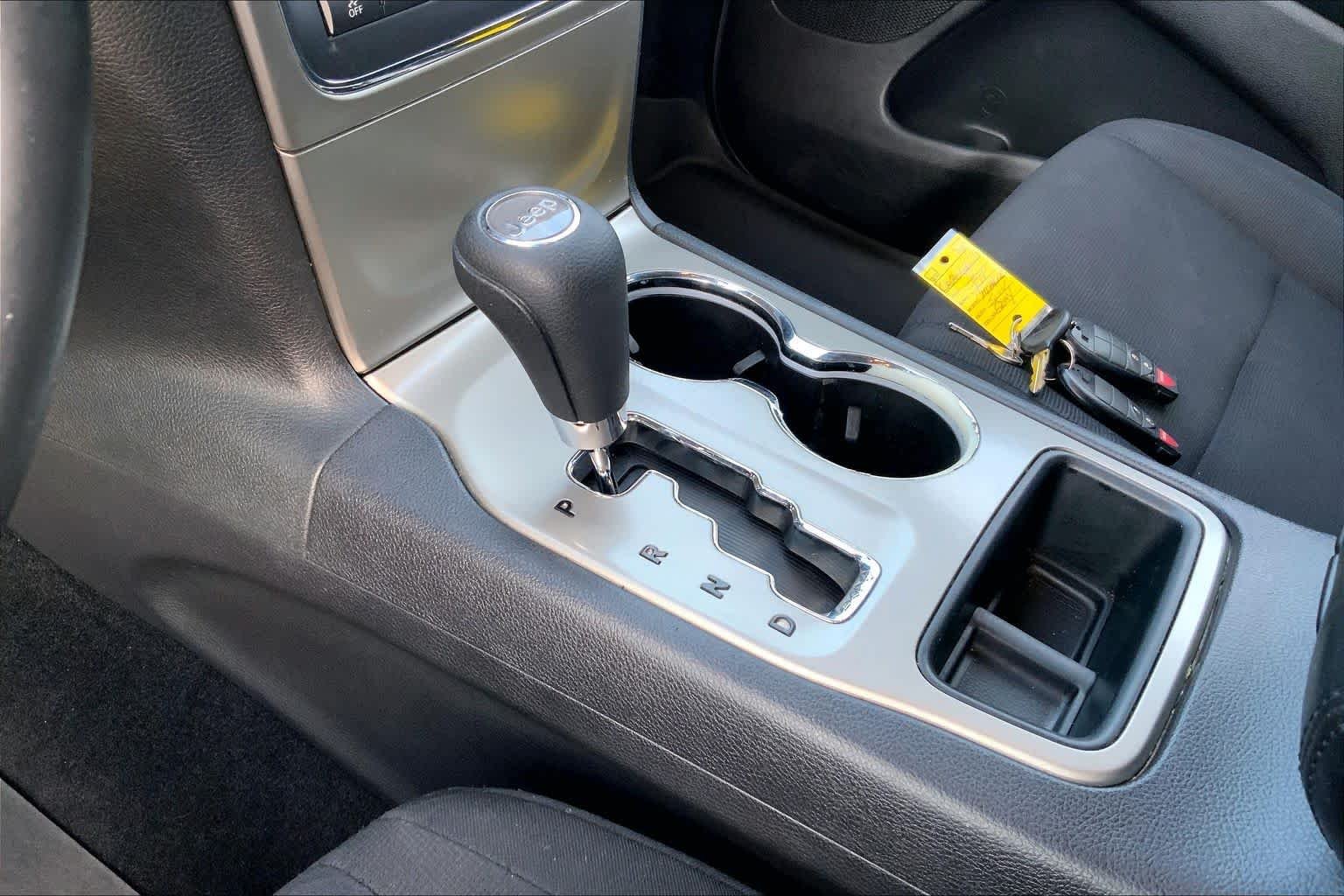 Used 2012 Maximum Steel Metallic Jeep Laredo image 13