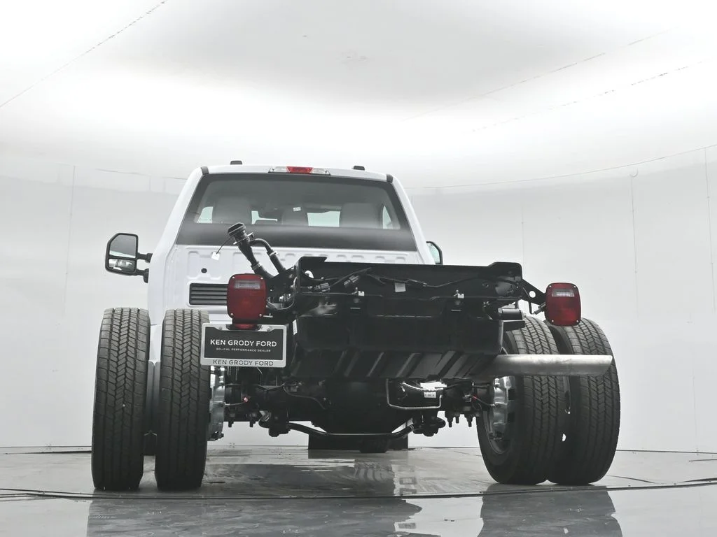 New 2026 Oxford White Ford XL image 38