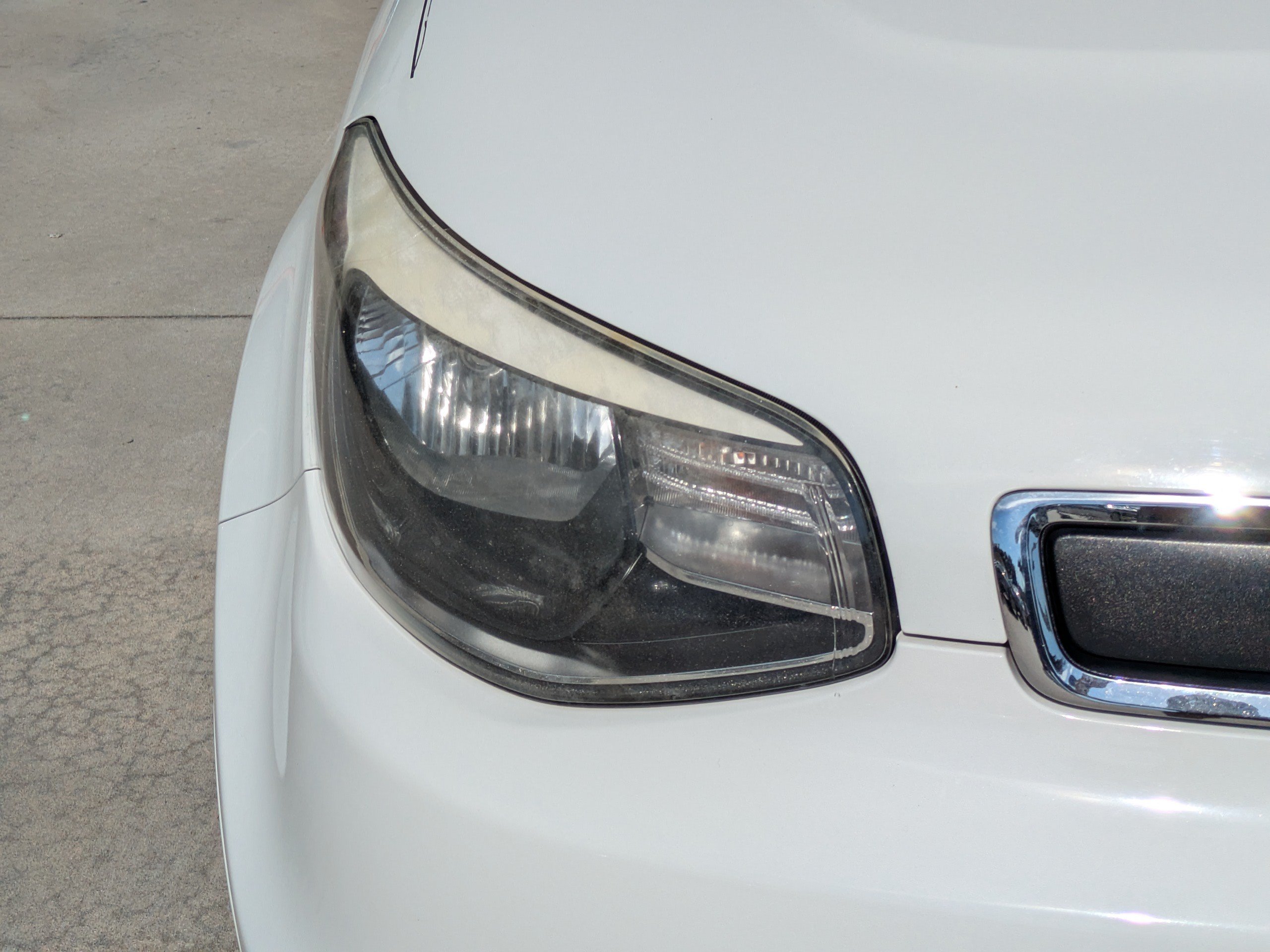 Used 2016 Clear White Kia BASE image 7