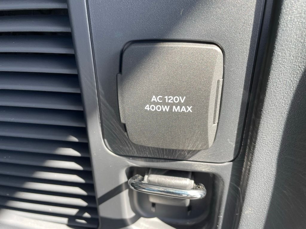New 2026 Star White Metallic Tri-Coat Ford MAX Platinum® image 33