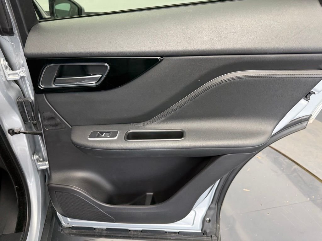 Used 2019 Silver Jaguar 25t Premium image 70