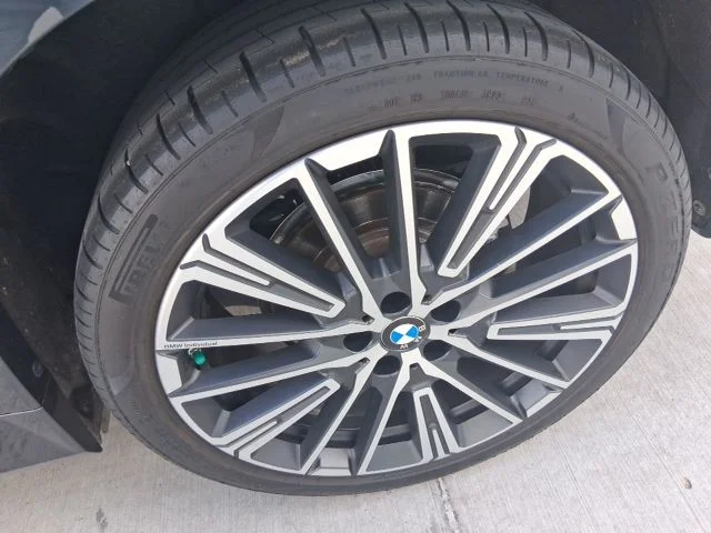 Used 2024  BMW xDrive28i image 19