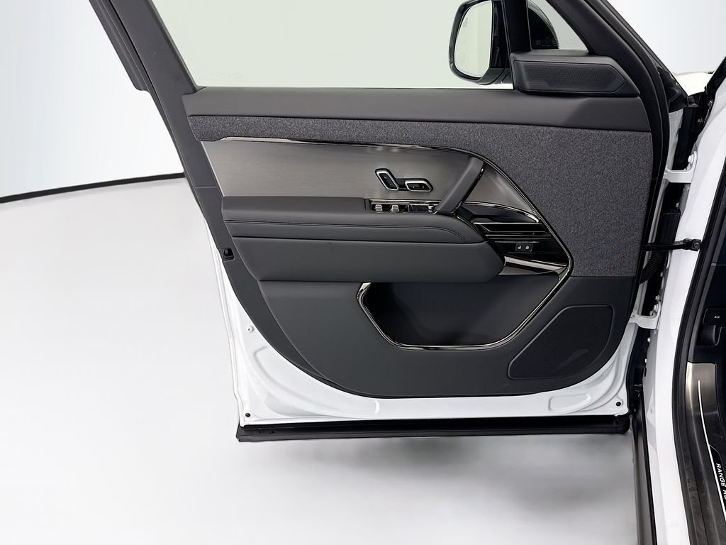 New 2026 Fuji White LAND ROVER SE image 23