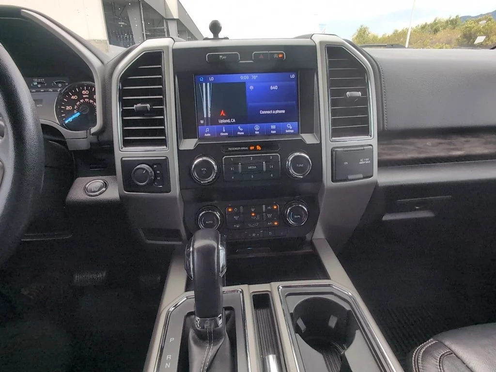Used 2019 Oxford White Ford Lariat image 12