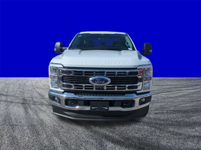 New 2026 Oxford White Ford F-250® XLT image 9