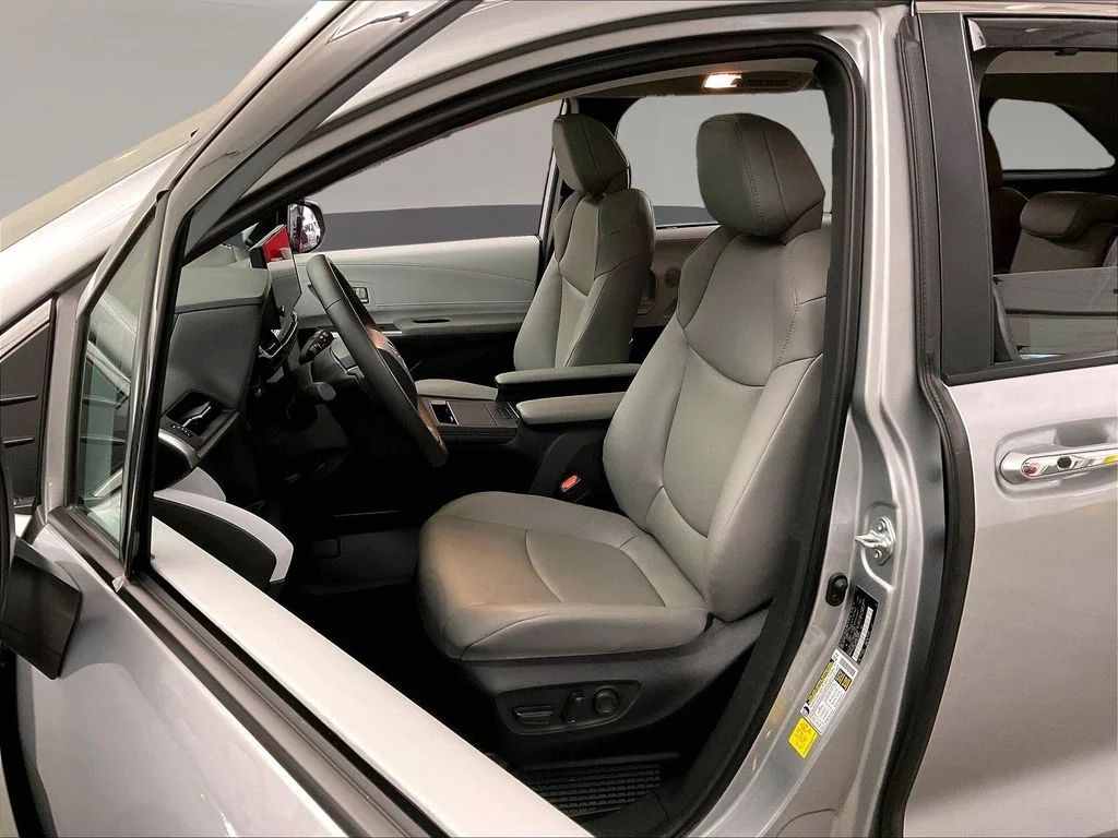 Used 2025 Silver Toyota XLE image 29