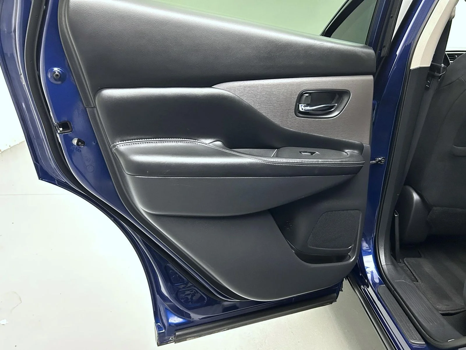 Used 2022 Blue Nissan S image 20