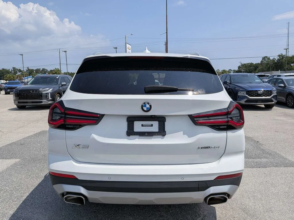 Used 2023 White BMW xDrive30i image 4