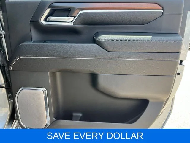 Used 2025 Silver GMC Denali image 23