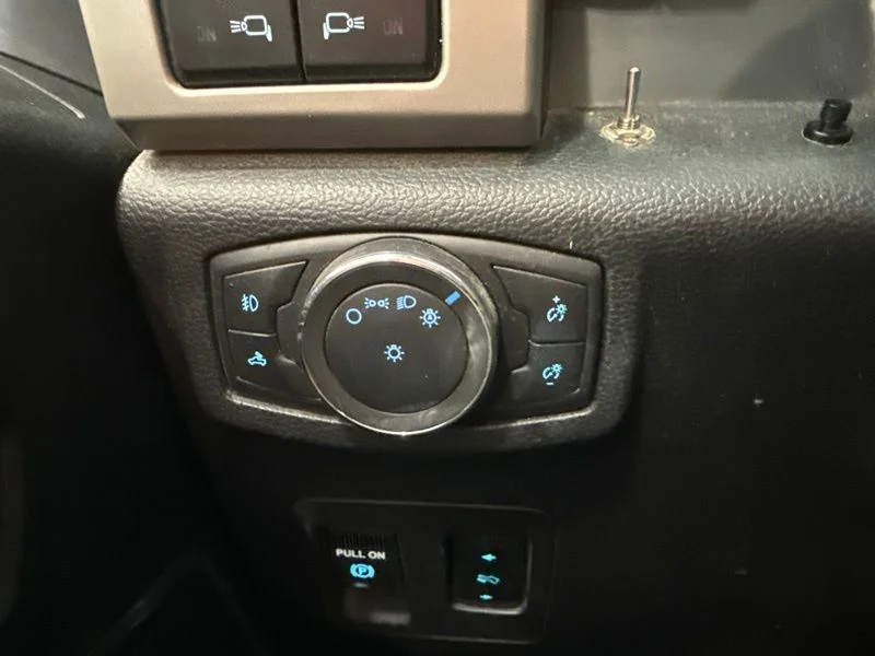 Used 2019 Gray Ford Lariat image 23