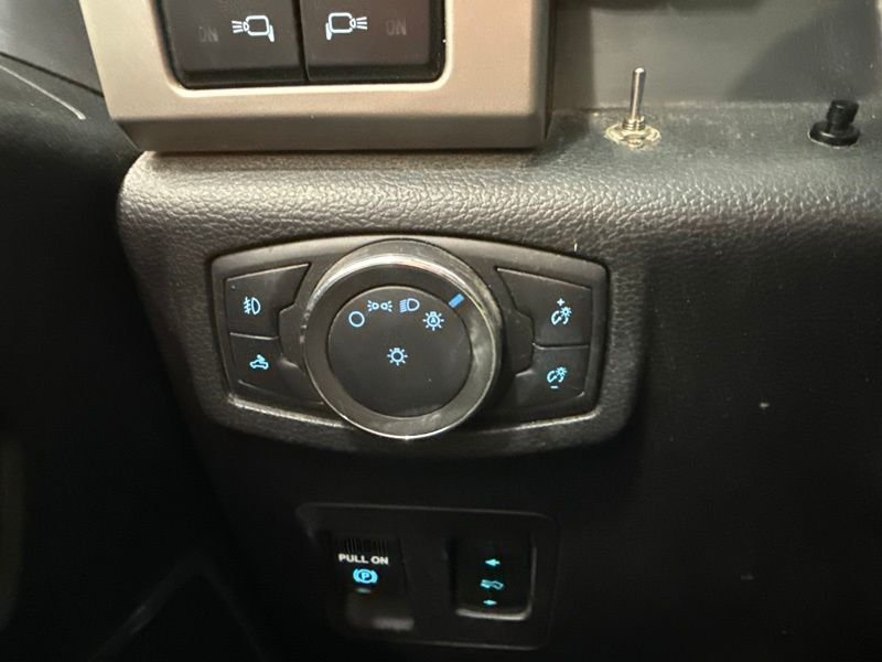Used 2019 Gray Ford Lariat image 23
