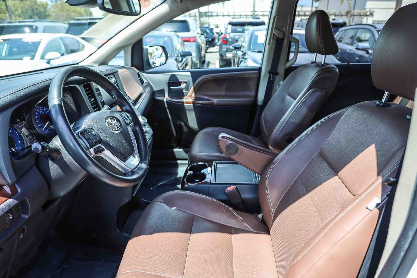 Certified Used 2020 Blizzard Pearl Toyota Limited image 18