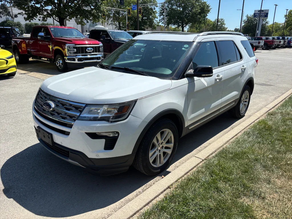 Used 2018 Oxford White Ford XLT image 2