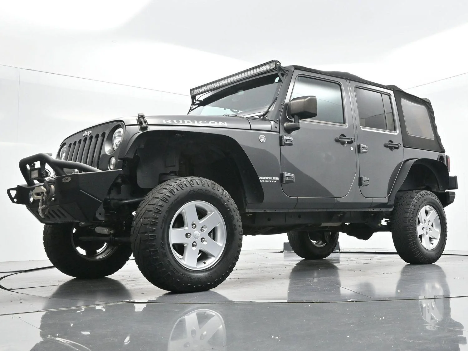 Used 2017 Granite Crystal Metallic Clearcoat Jeep Rubicon image 41