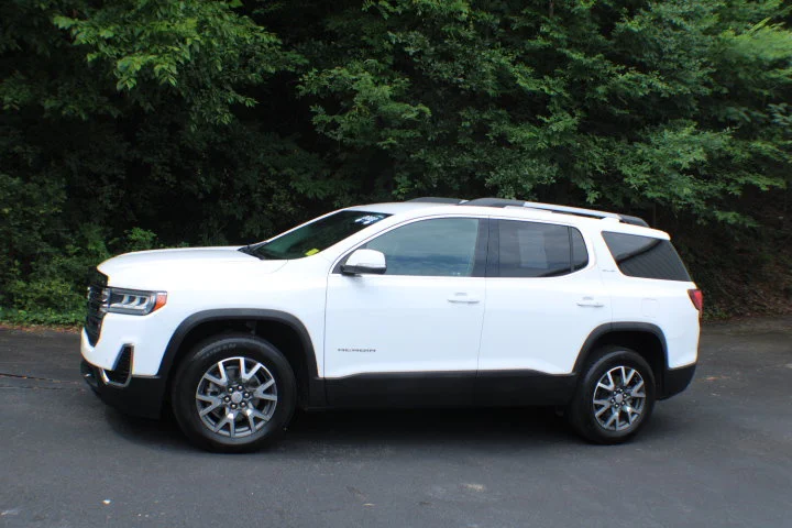 Certified Used 2022 Summit White GMC SLE image 4