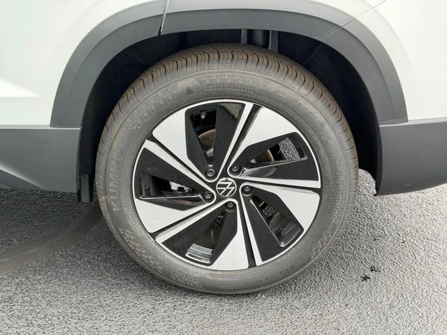 New 2026 Pure White Volkswagen 1.5T SE image 6