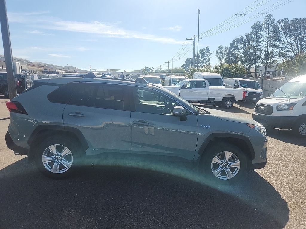 Used 2021  Toyota XLE image 17