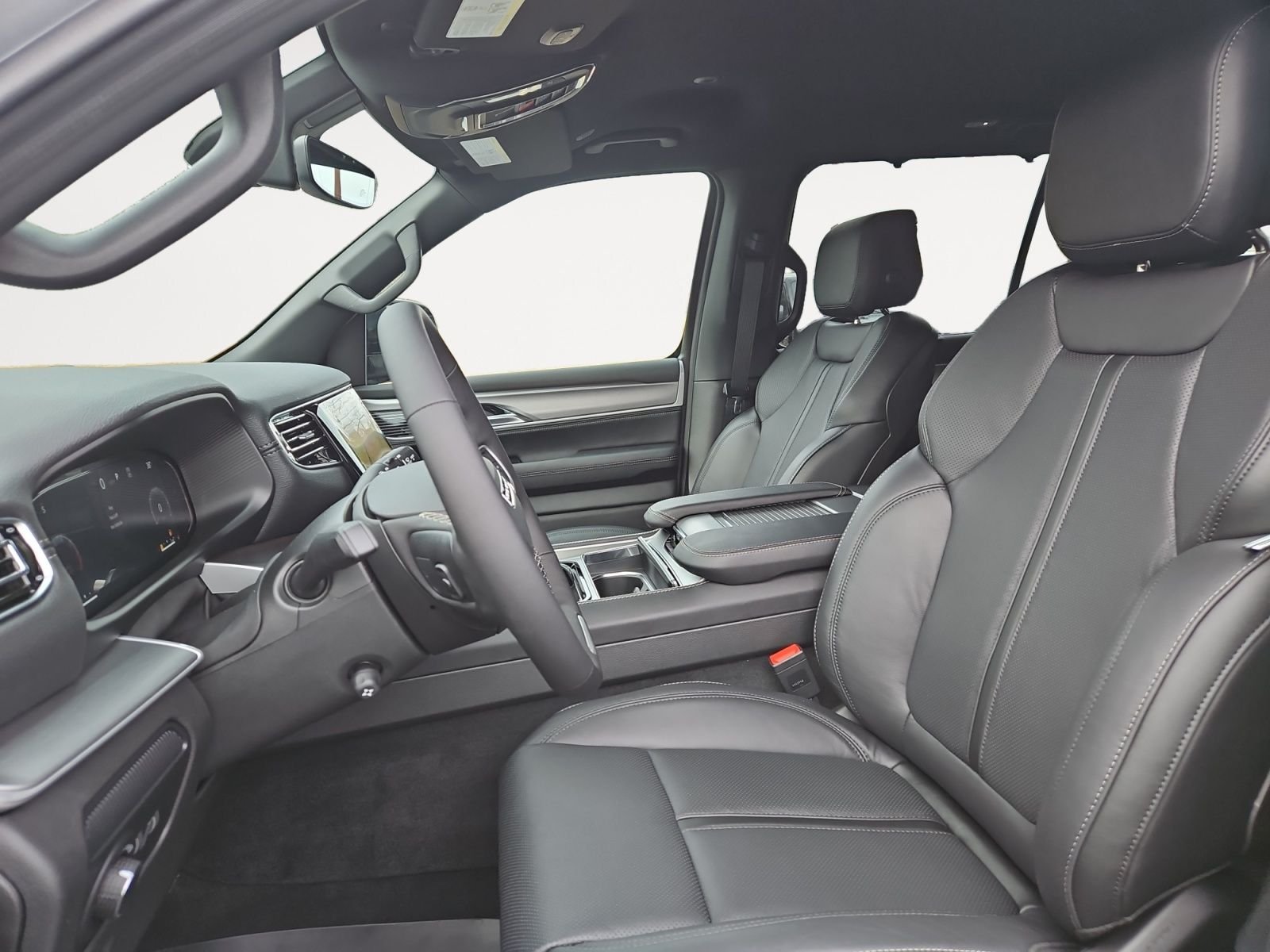 New 2026 Silver-Zynith Exterior Paint Jeep Limited Altitude image 9