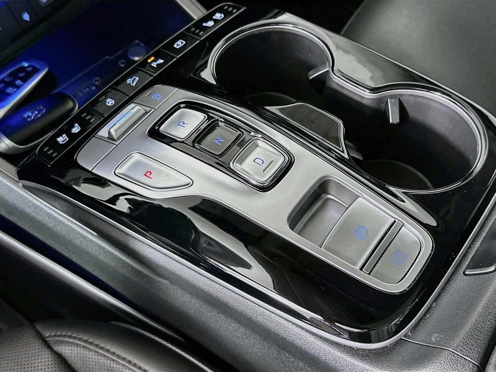 Used 2023 Amazon Gray Hyundai Limited image 18