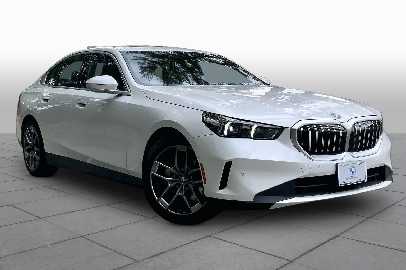 Used 2026 Mineral White Metallic BMW 530i xDrive image 2