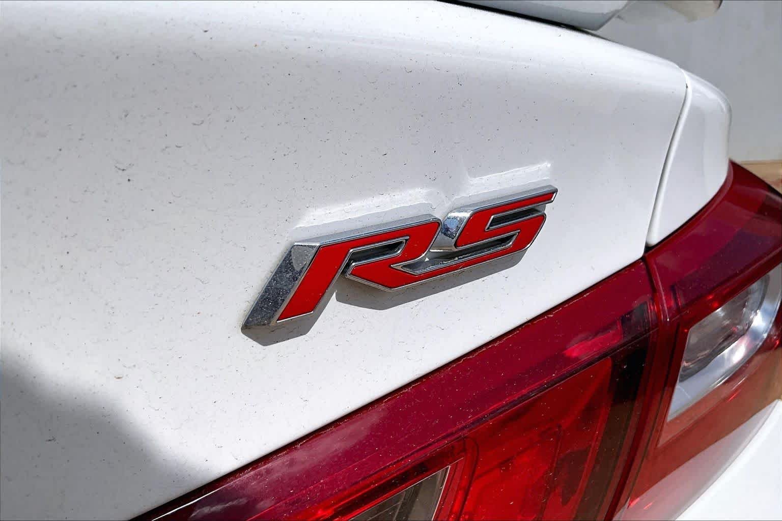 Used 2024 Summit White Chevrolet RS image 9