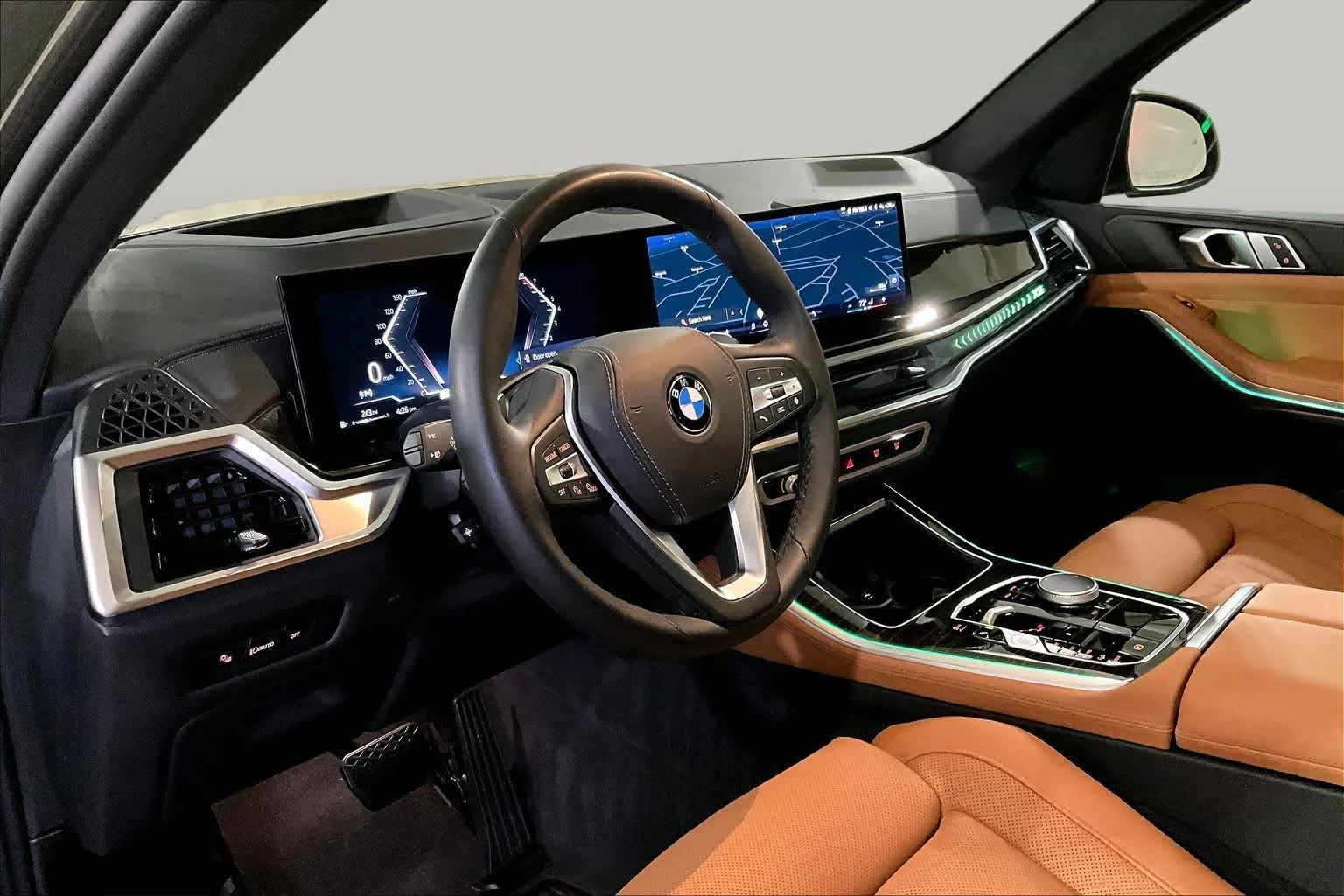 Certified Used 2025 Manhattan Green Metallic BMW xDrive40i image 17