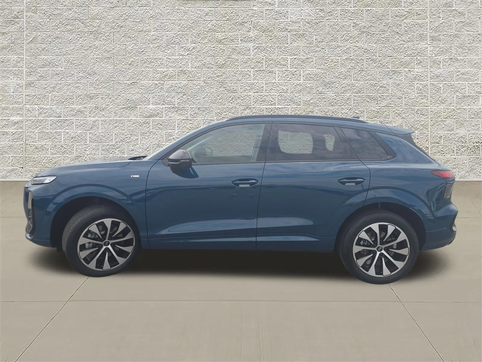 New 2026 Malpelo Blue Metallic Audi S line image 4