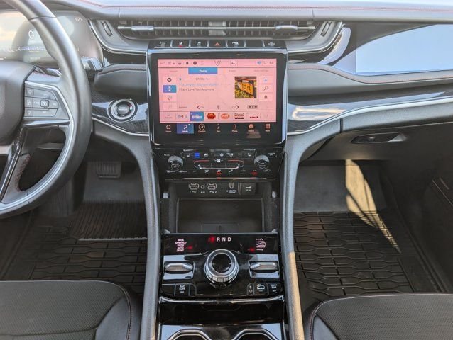 Used 2022 White Jeep Trailhawk image 7