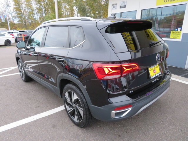 2024 Volkswagen Taos SE photo 3