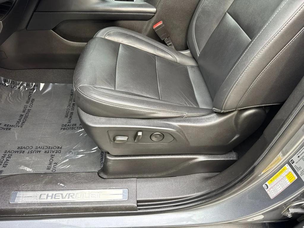 Used 2021 Gray Chevrolet LT image 26
