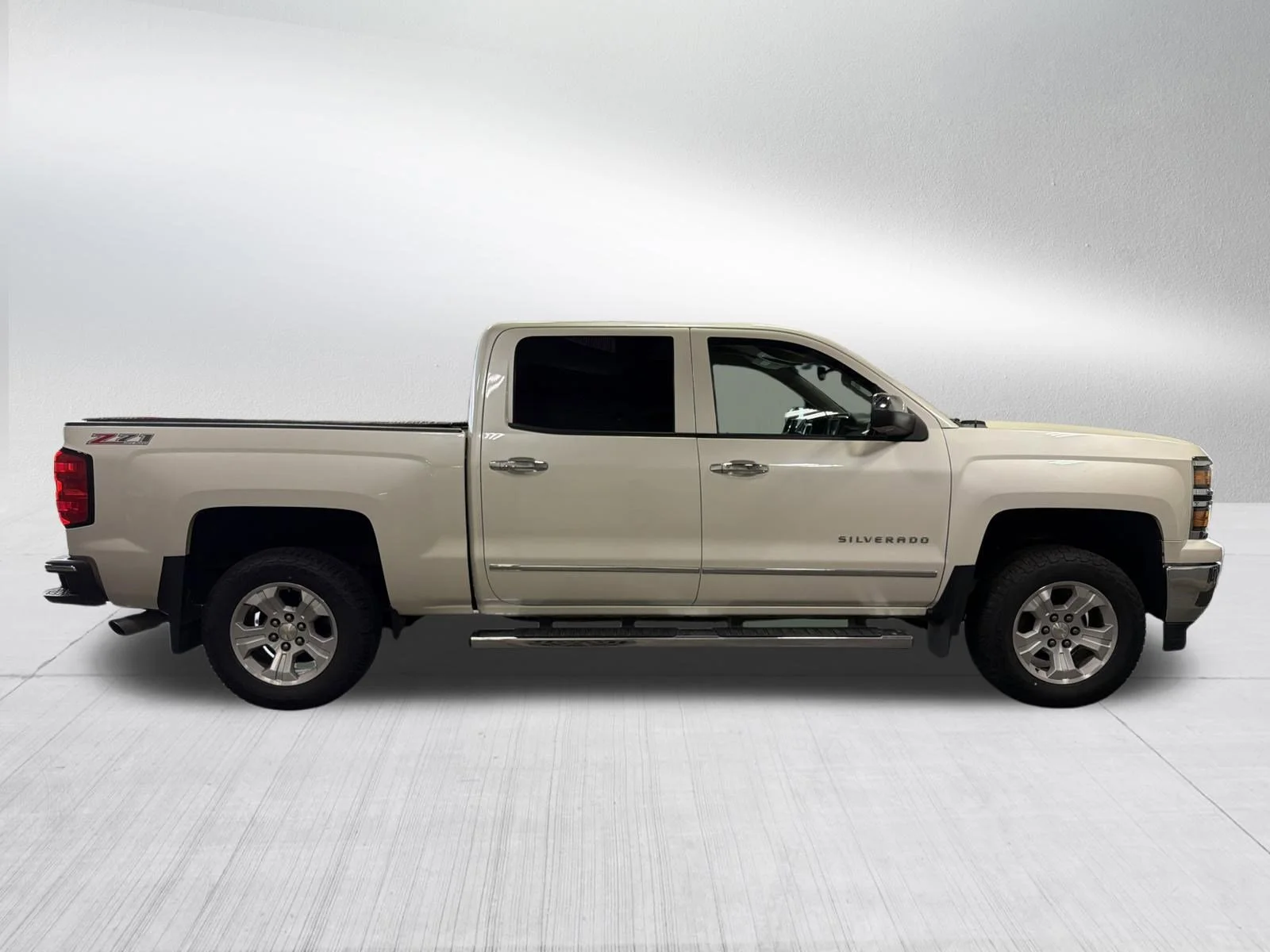 Used 2014 White Diamond Tricoat Chevrolet LTZ image 8