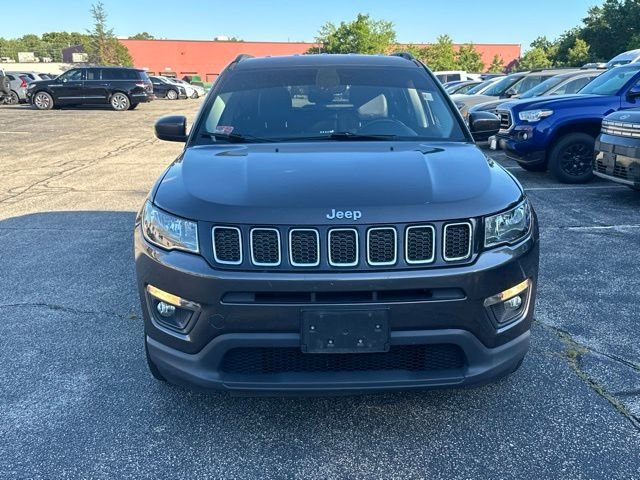 Used 2019 Granite Crystal Clearcoat Metallic Jeep Latitude image 2