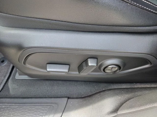 Used 2024 Gray Jeep Altitude image 4