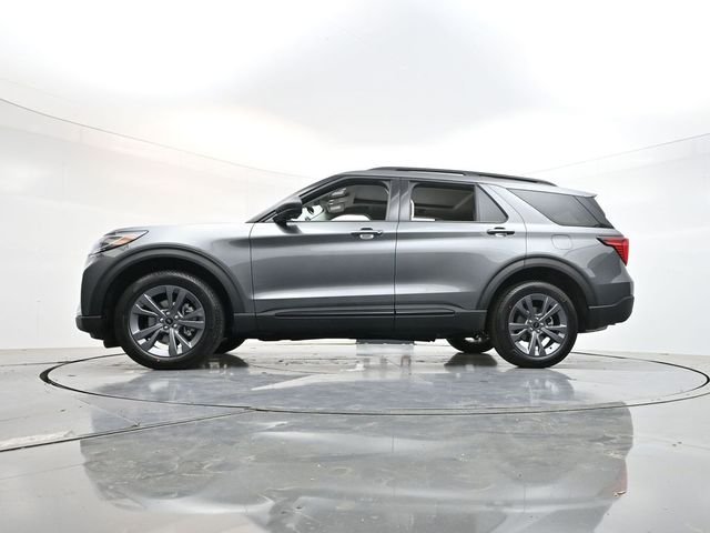 New 2026 Carbonized Gray Metallic Ford Active image 30