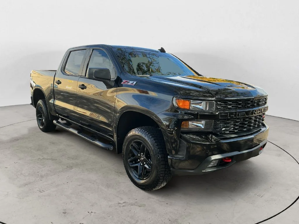 Used 2019 BLACK Chevrolet Custom Trail Boss image 5