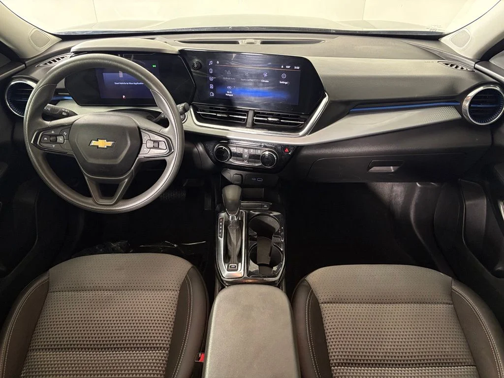 Used 2025 Gray Chevrolet LT image 32