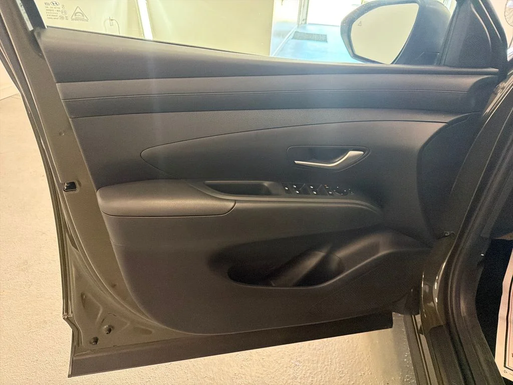 Used 2025 Green Hyundai SEL image 13