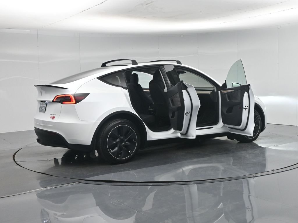 Used 2023 White Tesla Long Range image 4