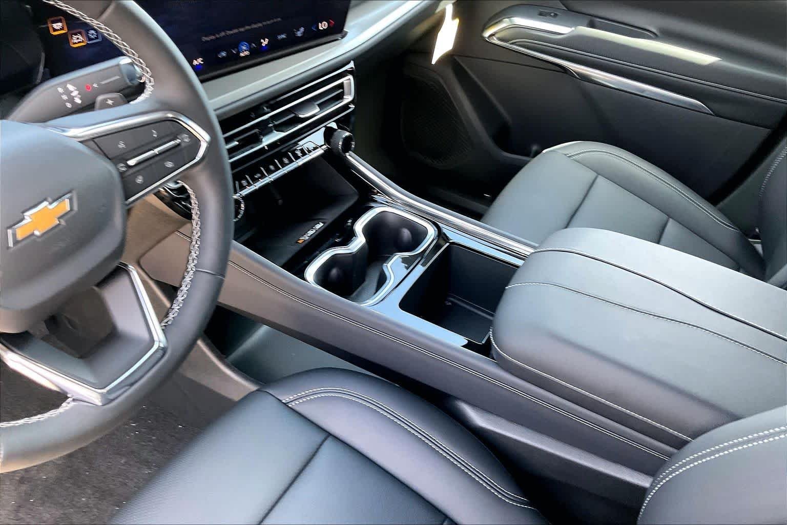 New 2027 Summit White Chevrolet LT image 8